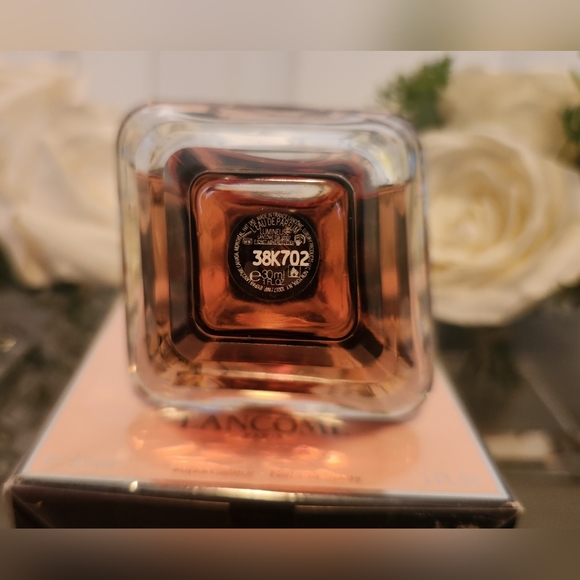 July 2013 Tresor Lumineuse by Lancome EDP / L'Eau De Parfum; 30ml / 1.0 fl.oz - Picture 7 of 16